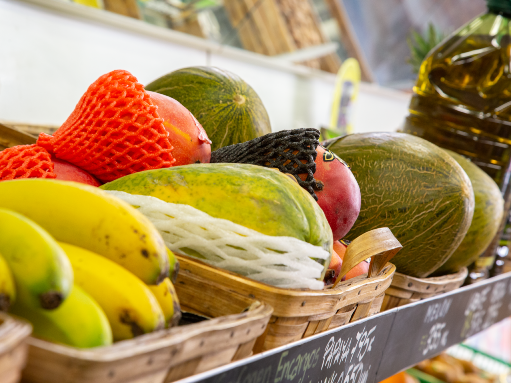 Productos frescos naturales verdura limpia envasamos al vacío alimentos frescos preparamos y envasamos a tu gusto lista para usar